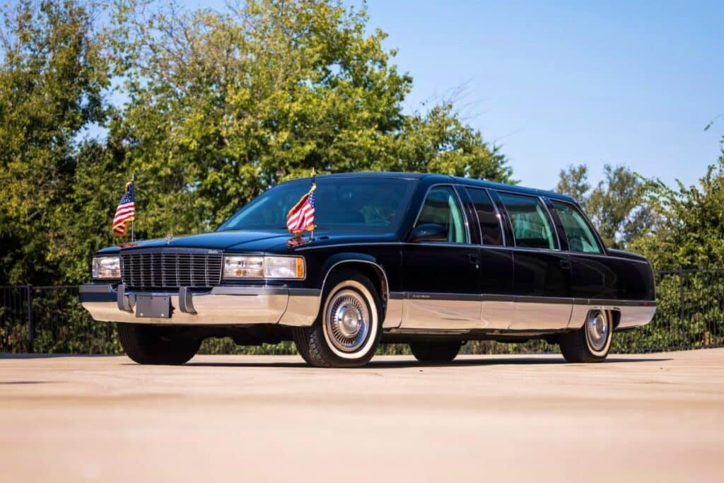 Limousine présidentielle Fleetwood Brougham à vendre - © Mecun Auctions