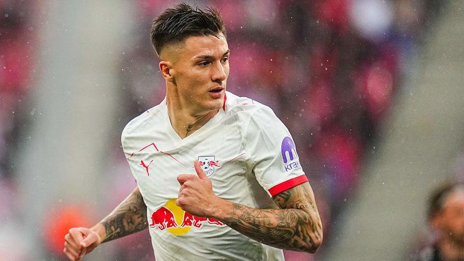 Mercato  Lac milan prépare une offensive surprise pour recruter