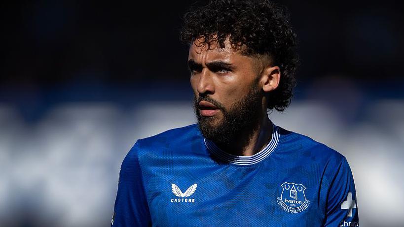 Transfert imminent  Dominic calvert-lewin attendu à leeds united pour