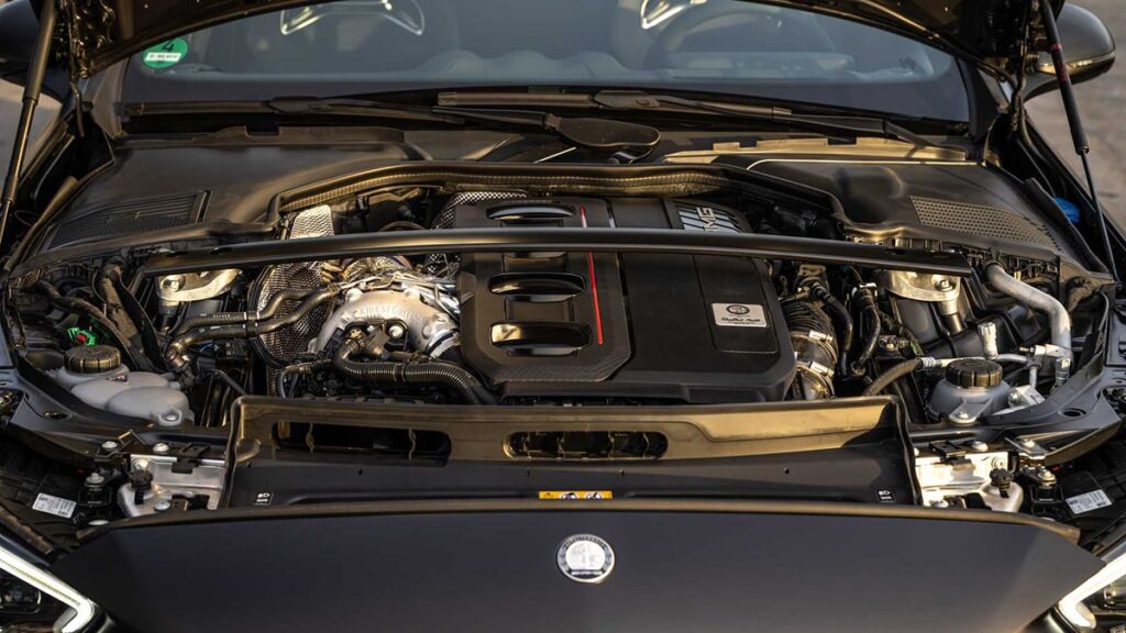 La décision de Mercedes AMG d’abandonner le V8 au profit d’un moteur hybride quatre cylindres n’a pas fait l’unanimité.