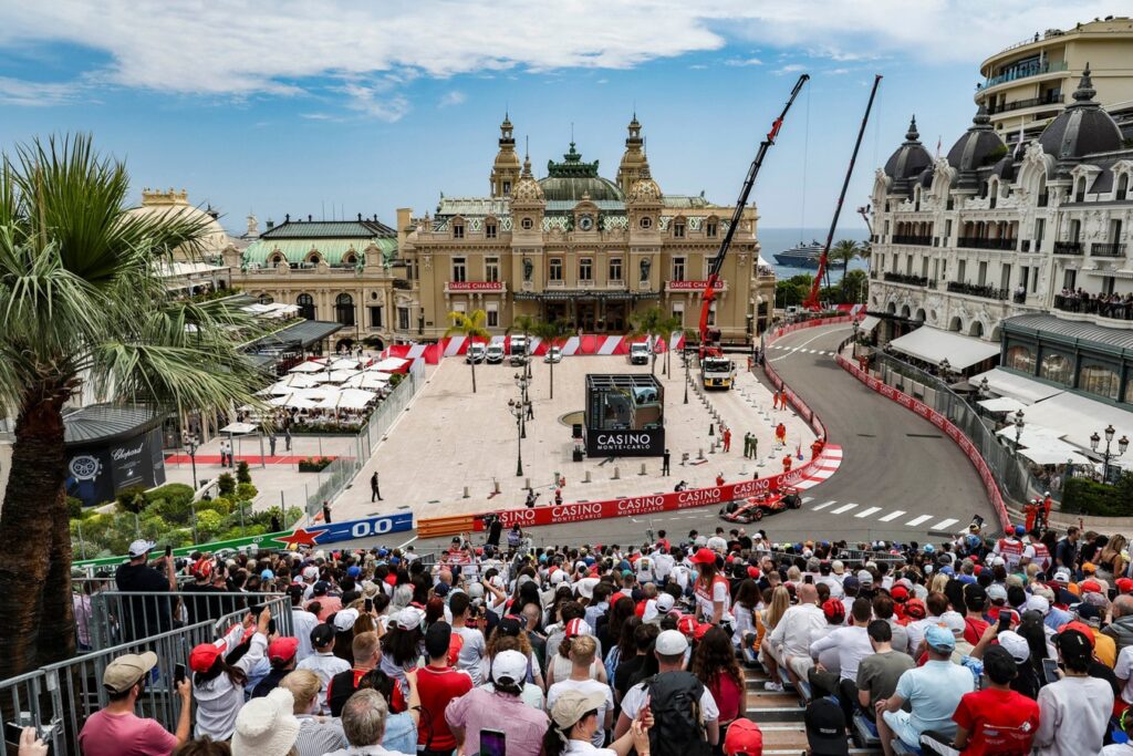En imposant deux arrêts aux stands, la FIA veut forcer les écuries à varier leurs stratégies et à prendre plus de risques.