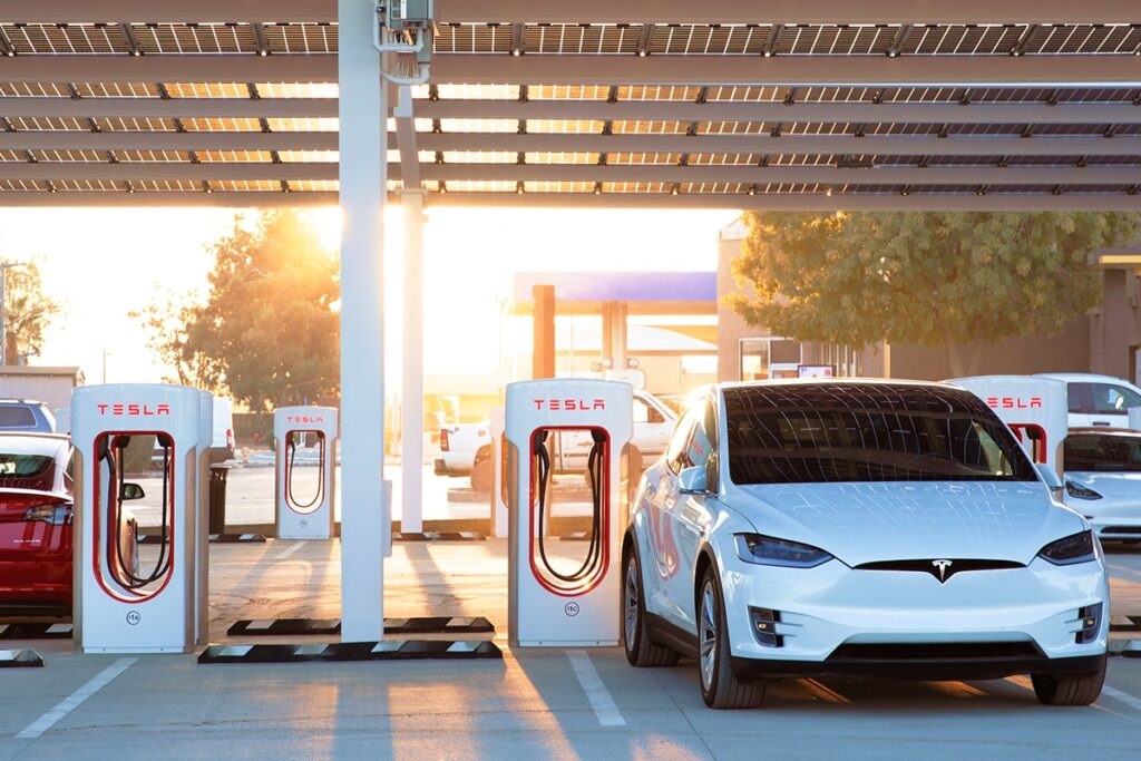 Les propriétaires de Tesla, en particulier, signalent régulièrement des délais d’attente interminables pour les réparations - © Tesla
