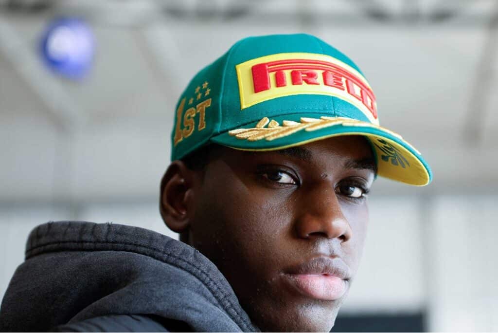 Pour 2025, Pirelli bouscule les habitudes en introduisant des modèles personnalisés pour 14 courses du calendrier - © Pirelli