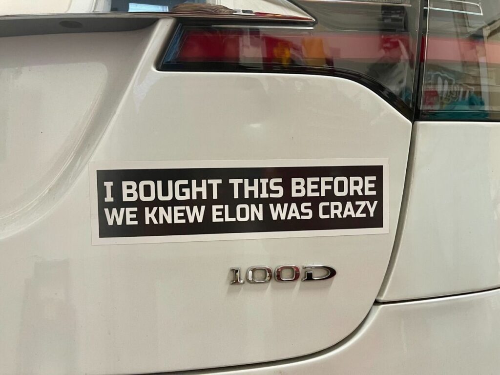 Certains propriétaires ne voulant plus être associés à Tesla.