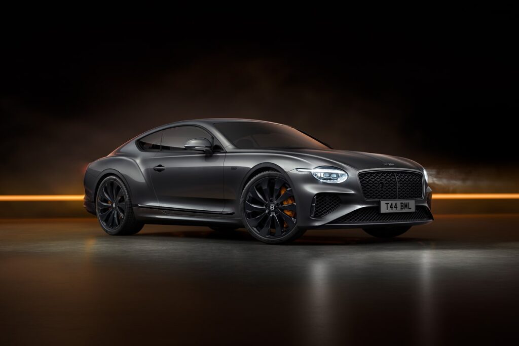 Les modèles sont équipés du nouveau moteur hybride haute performance de Bentley, combinant un moteur V8 4.0L bi-turbo et un moteur électrique - © Bentley