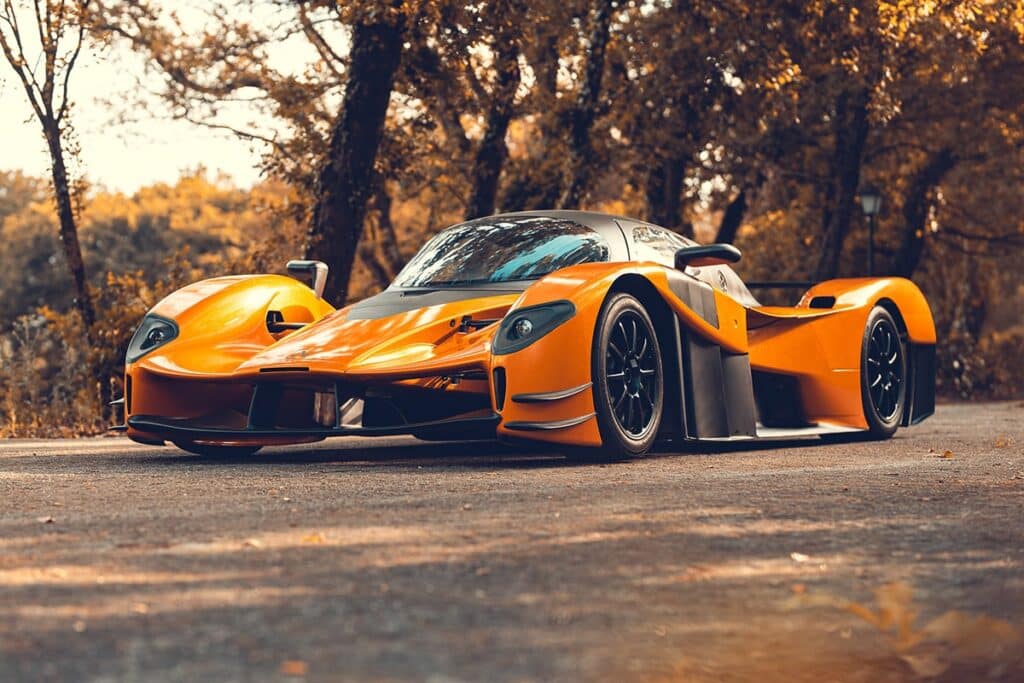 Propulsée par un moteur V6 3,5 litres biturbo de Ford, elle développe plus de 650 chevaux - © Adamastor